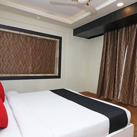 Hotel Emerald Колката Екстер'єр фото