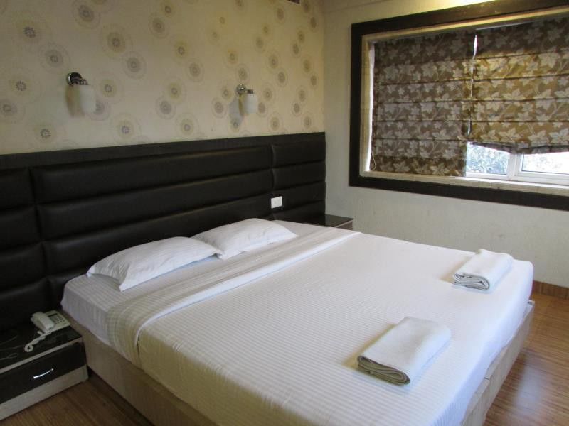 Hotel Emerald Колката Екстер'єр фото