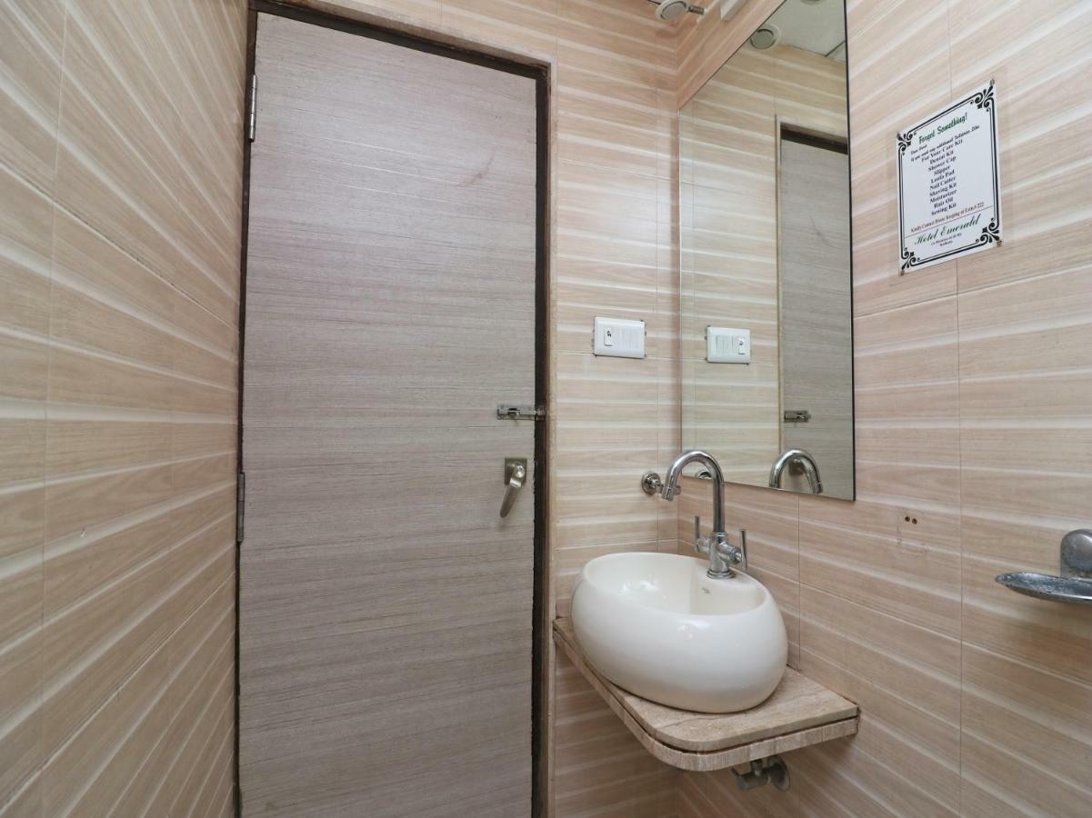 Hotel Emerald Колката Екстер'єр фото