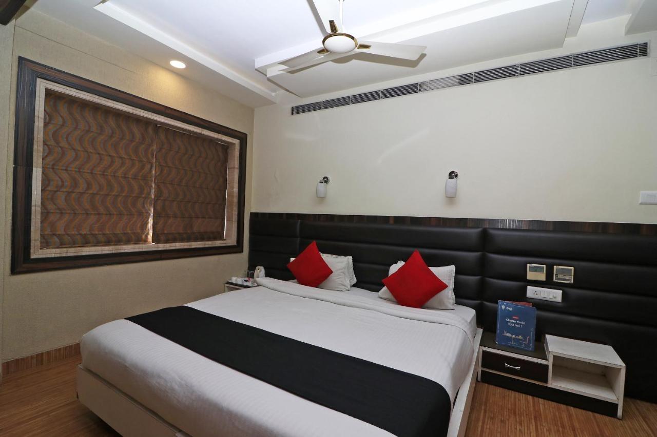 Hotel Emerald Колката Екстер'єр фото