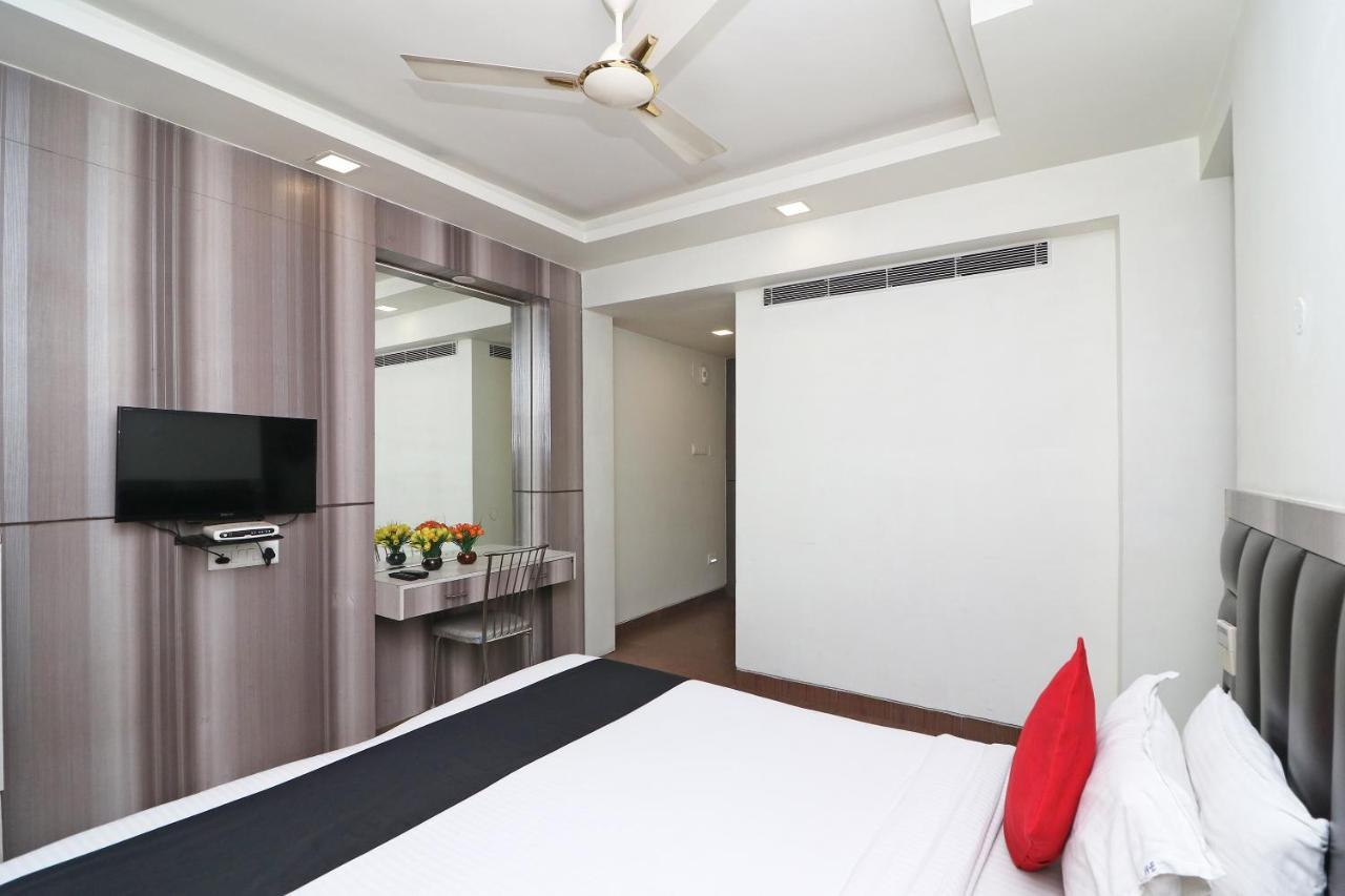 Hotel Emerald Колката Екстер'єр фото