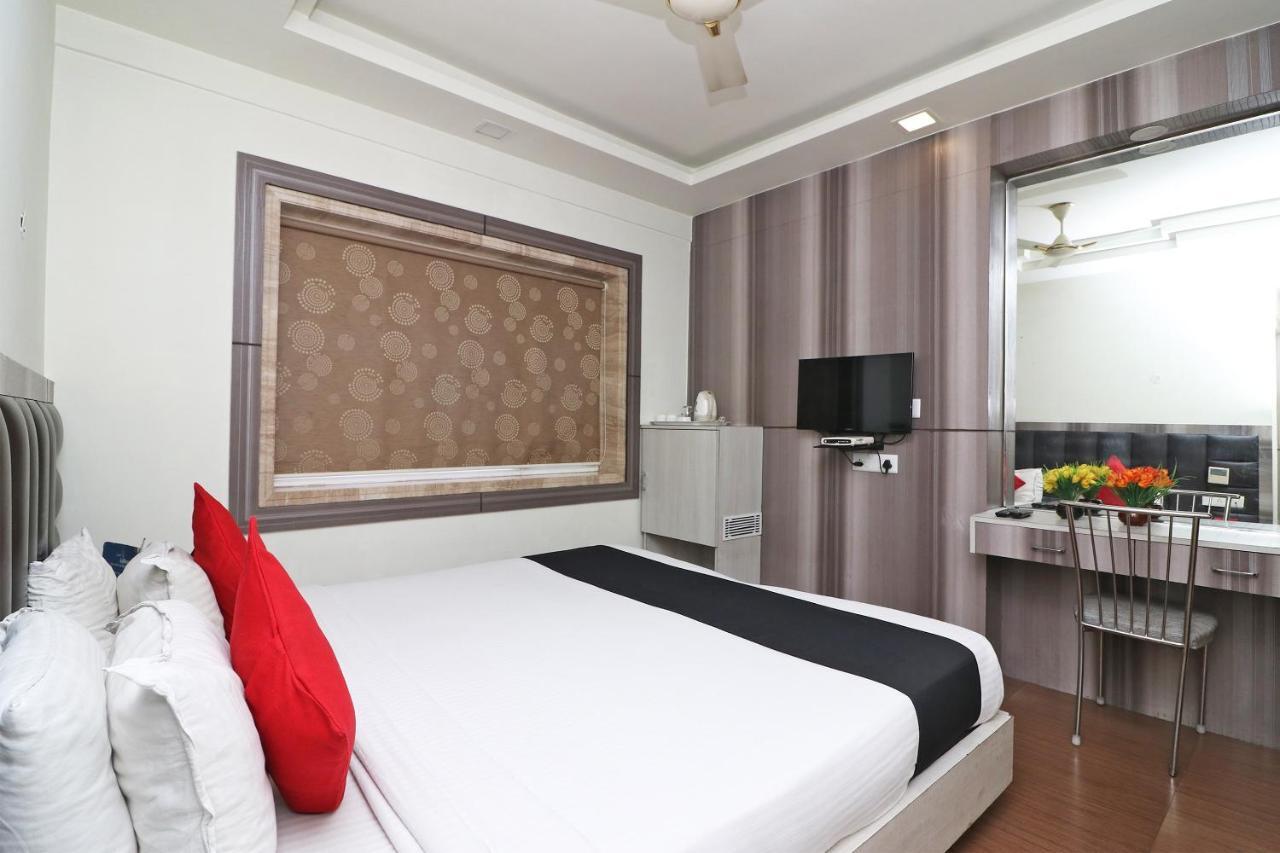 Hotel Emerald Колката Екстер'єр фото